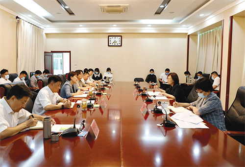 01 區委書記郭延紅到區人大調研座談.png