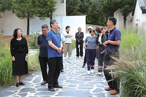 03 人大龍山街工委開展鄉(xiāng)村振興和產(chǎn)業(yè)發(fā)展視察活動.jpg